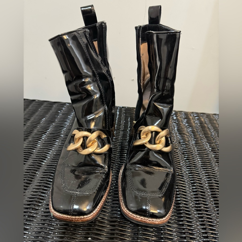 Steve Madden Loreen Chain boots. 7.5. Boots worn twice, just simply too small.